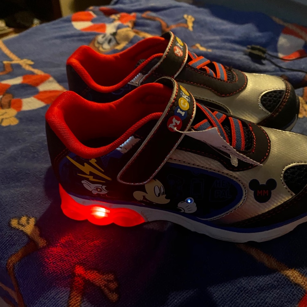 Mickey Mouse Velcro shoes